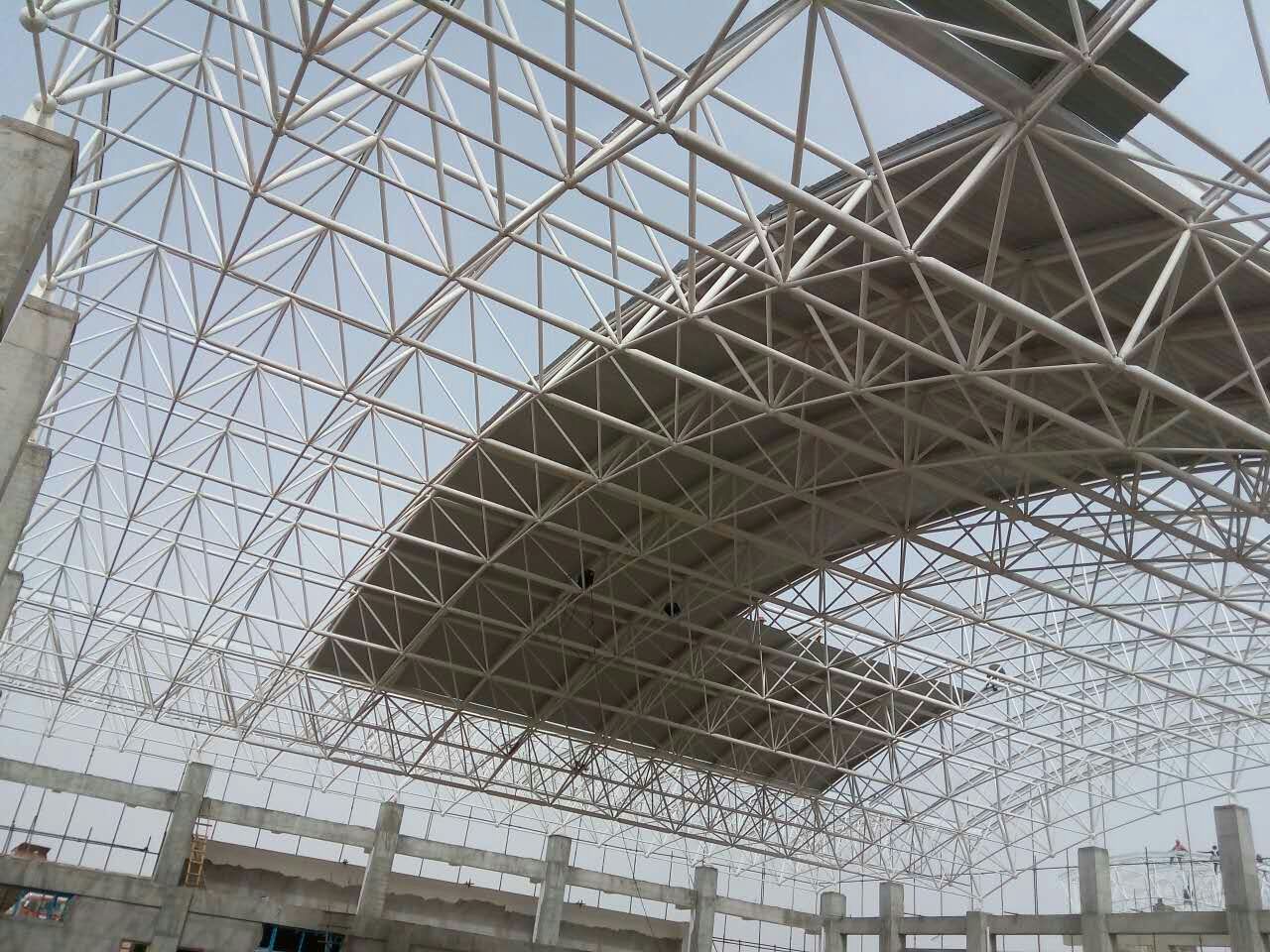 大石桥青岛一汽网架